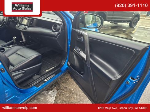 Used 2017 Toyota RAV4 SE image 16