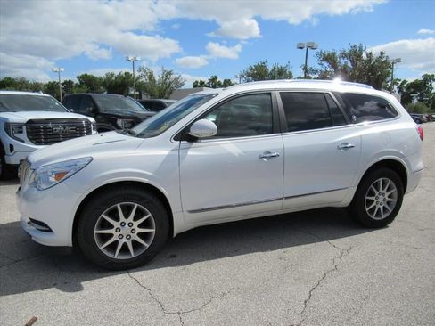 Used 2017 Buick Enclave Leather FWD image 4