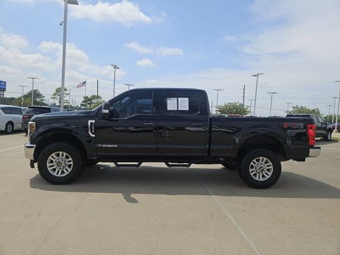 Used 2018 Ford F250 XLT w/ XLT Value Package AWD/4WD image 4