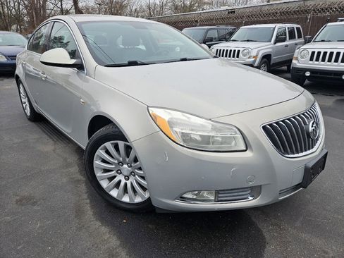 Used 2011 Buick Regal CXL image 3