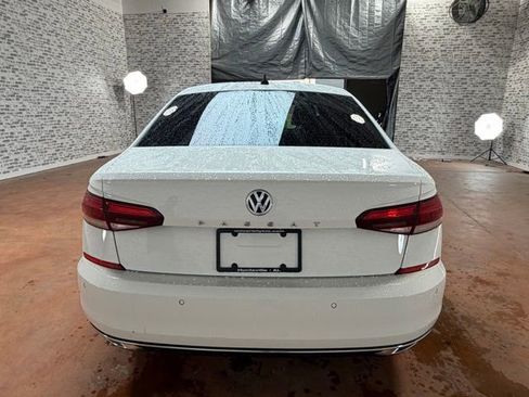 Used 2022 Volkswagen Passat 2.0T FWD image 5