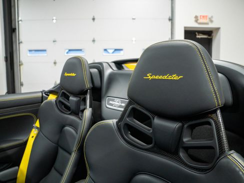Used 2019 Porsche 911 Speedster RWD image 37
