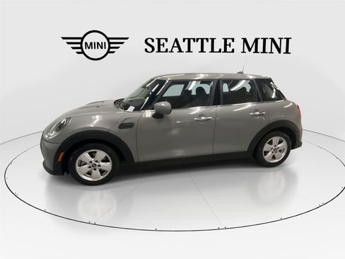 Used 2022 MINI Cooper 4-Door Hardtop FWD image 6