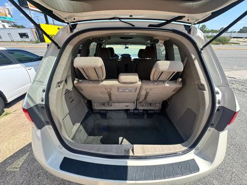 Used 2016 Honda Odyssey SE image 16