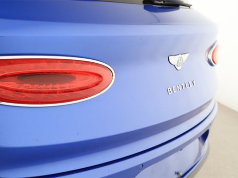 Used 2021 Bentley Bentayga Base image 31