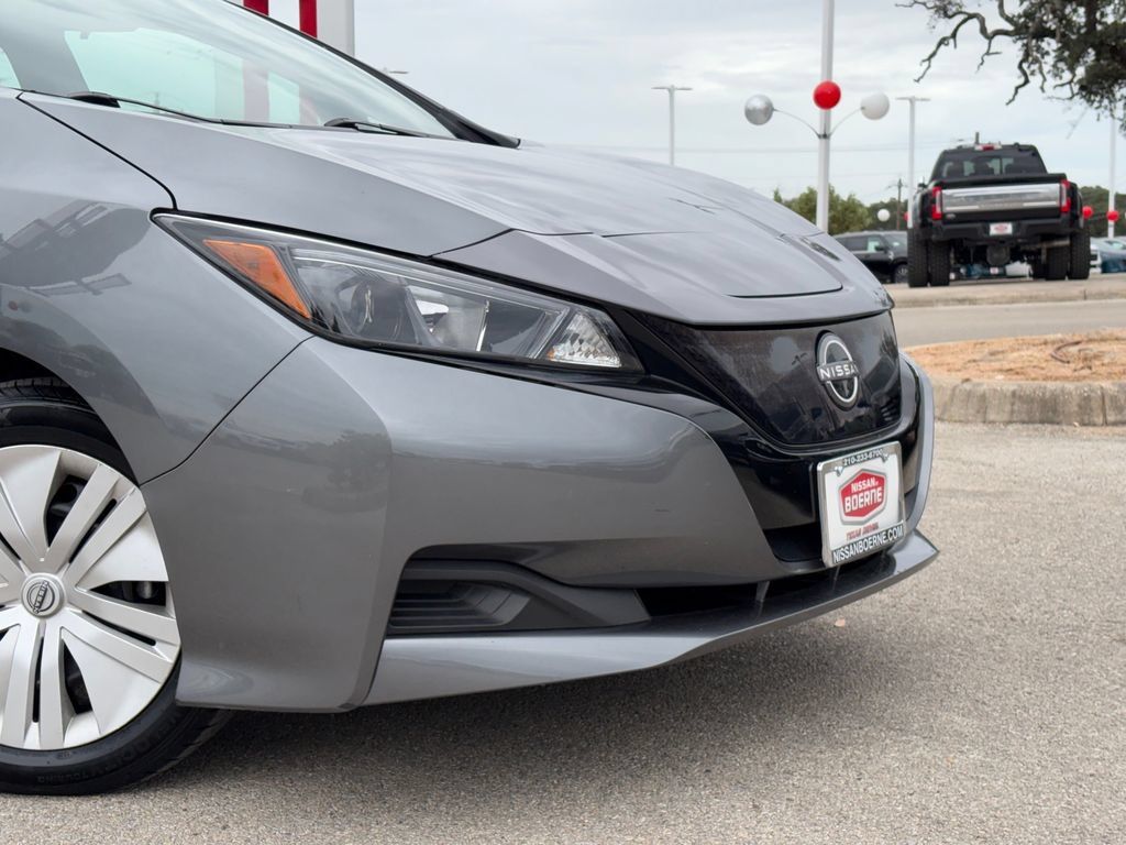 Used 2025 Nissan Leaf S FWD image 3