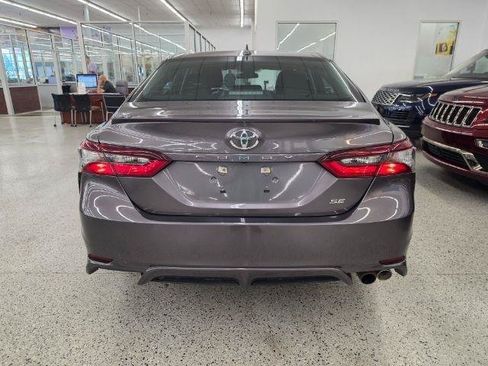 Used 2021 Toyota Camry SE FWD image 6