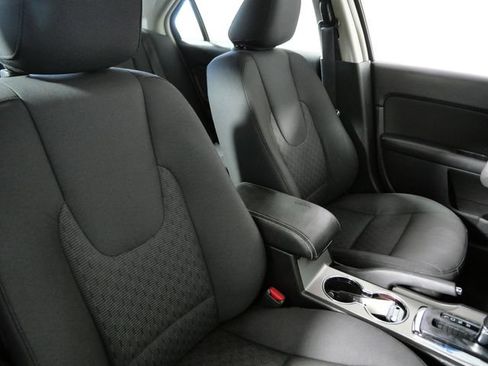 Used 2010 Ford Fusion SE FWD image 12