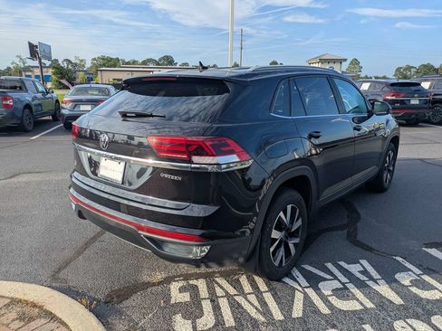 Certified 2022 Volkswagen Atlas Cross Sport SE FWD image 5