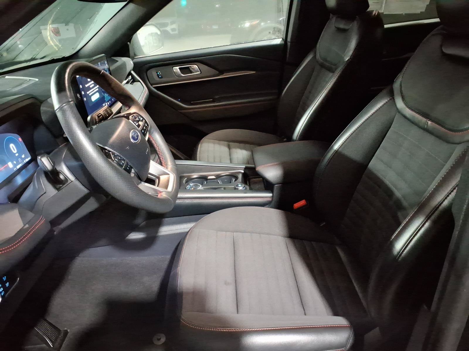 Certified 2026 Ford Explorer ST-Line AWD/4WD image 11