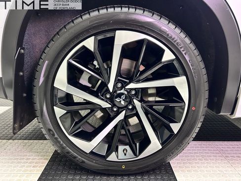 Used 2024 Mitsubishi Outlander Ralliart image 9