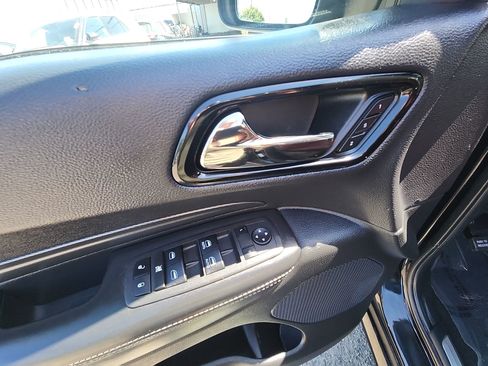Certified 2022 Dodge Durango SRT w/ Technology Group AWD/4WD image 15