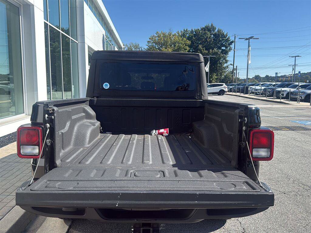Used 2023 Jeep Gladiator Sport AWD/4WD image 19