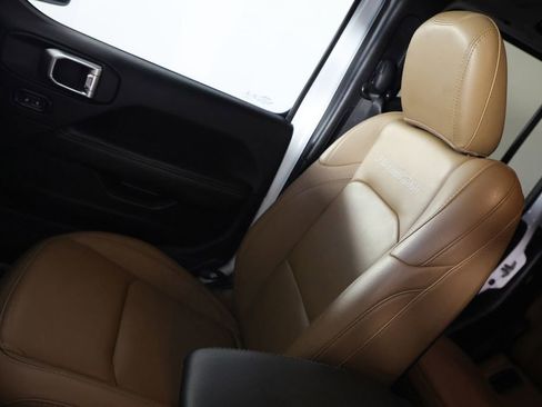 Used 2020 Jeep Gladiator Rubicon AWD/4WD image 37