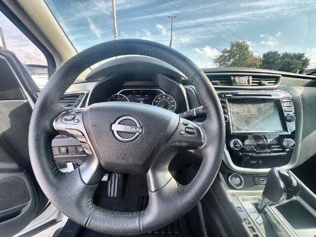 Used 2023 Nissan Murano SV w/ SV Midnight Edition Package FWD image 11