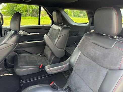 Used 2025 Ford Explorer ST w/ Sun And Sound Package AWD/4WD image 13