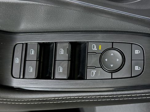 Used 2021 Nissan Rogue SV w/ Premium Package FWD image 14