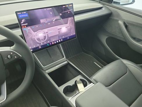 Used 2026 Tesla Model Y Long Range AWD/4WD image 28