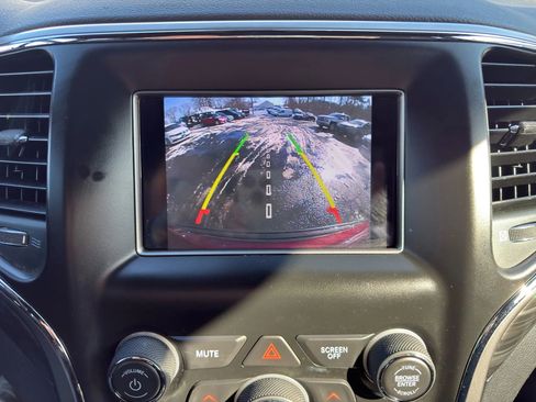 Used 2020 Jeep Grand Cherokee Laredo image 26