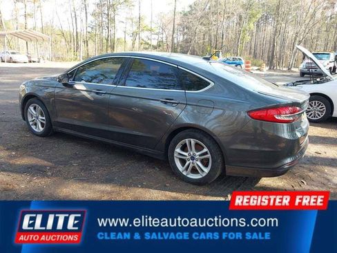 Used 2018 Ford Fusion SE w/ Fusion SE Technology Package image 5