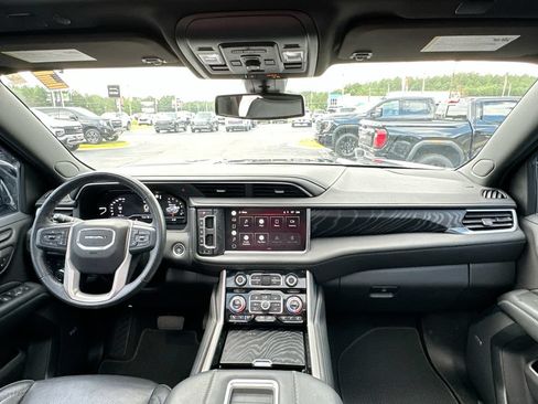 Used 2022 GMC Yukon Denali AWD/4WD image 3
