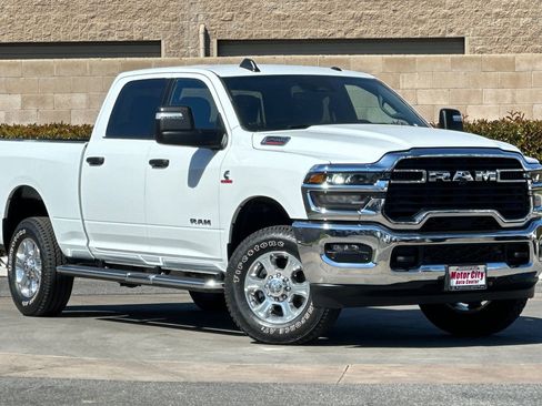 Used 2025 RAM 2500 Big Horn AWD/4WD image 2