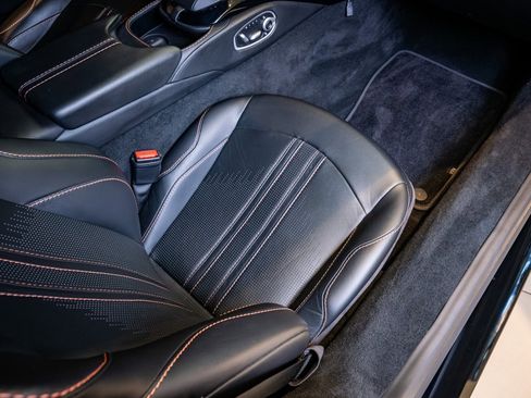 Used 2020 Aston Martin V8 Vantage Coupe image 20