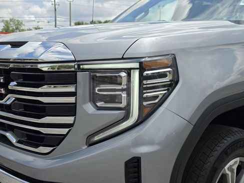Used 2025 GMC Sierra 1500 SLT AWD/4WD image 9
