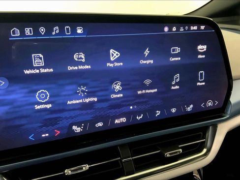 Used 2025 Chevrolet Equinox EV LT image 6