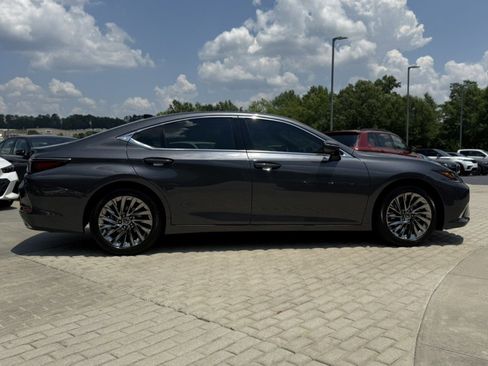 Used 2025 Lexus ES 350 Ultra Luxury FWD image 7
