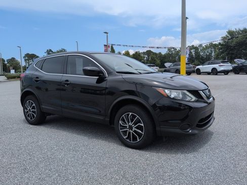 Used 2019 Nissan Rogue Sport S FWD image 3