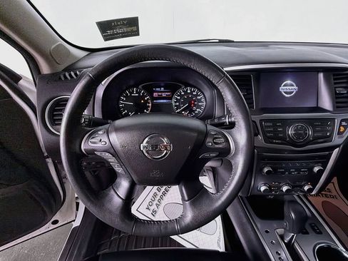 Used 2018 Nissan Pathfinder SL AWD/4WD image 11