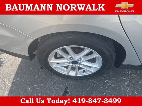 Used 2018 Ford Focus SE FWD image 15