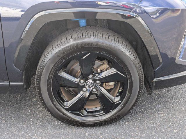 Used 2021 Toyota RAV4 XSE w/ XSE Grade Weather Package AWD/4WD image 11