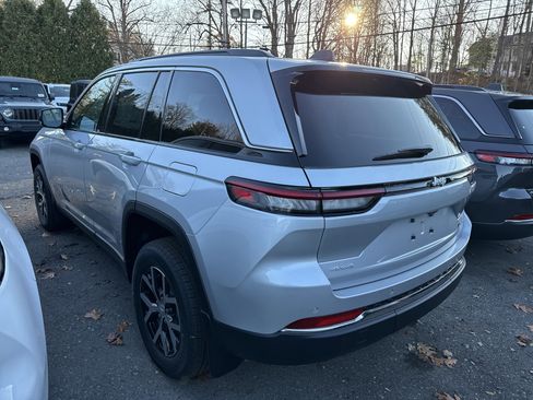 New 2025 Jeep Grand Cherokee Limited w/ MOPAR Finishing Package image 5