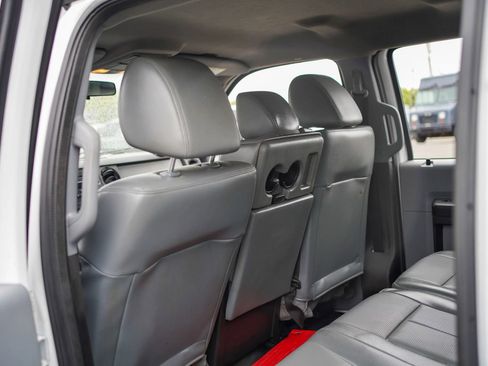 Used 2016 Ford F550 4x4 Crew Cab Super Duty image 36