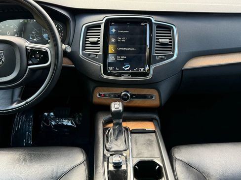Used 2022 Volvo XC90 T6 Momentum w/ Climate Package image 15
