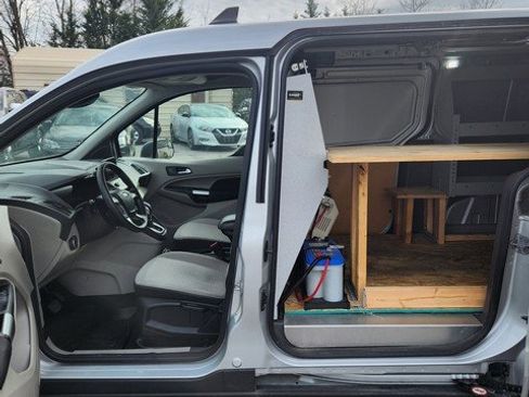 Used 2019 Ford Transit Connect XLT image 18