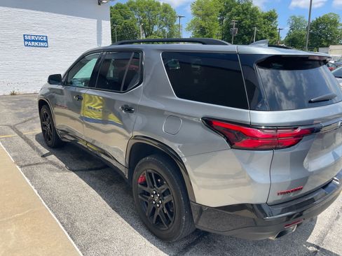 Used 2023 Chevrolet Traverse Premier w/ Redline Edition AWD/4WD image 3