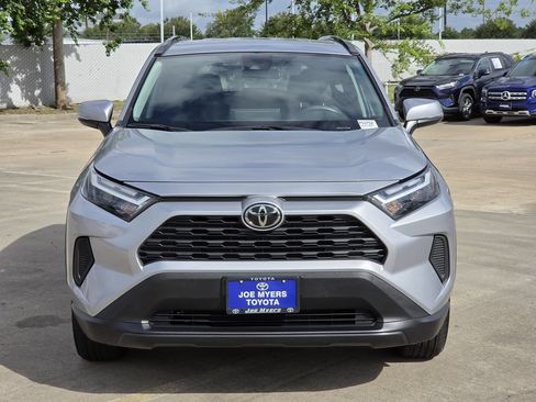 Used 2025 Toyota RAV4 XLE FWD image 3