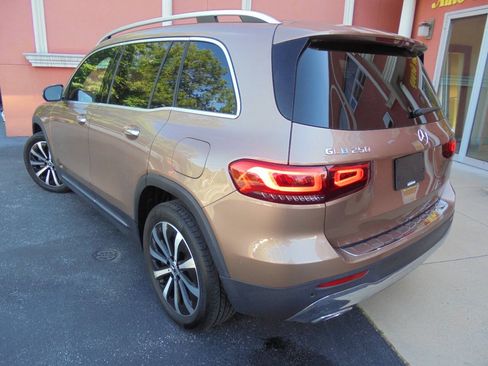 Used 2022 Mercedes-Benz GLB 250 4MATIC image 19