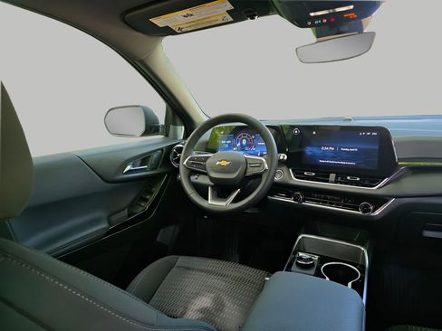 New 2026 Chevrolet Equinox LT w/ Safety and Technology Package AWD/4WD image 9