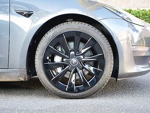 Used 2022 Tesla Model 3 Long Range image 8