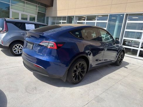 Used 2021 Tesla Model Y Long Range image 15