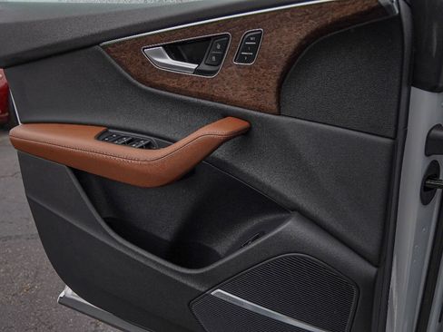 Used 2024 Audi Q8 Premium Plus w/ Premium Plus Package image 21