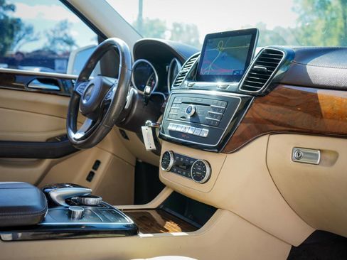 Used 2018 Mercedes-Benz GLS 450 4MATIC w/ Premium Package image 11