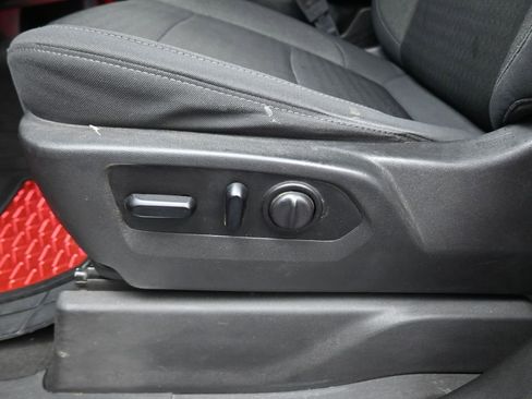 Used 2020 Chevrolet Silverado 1500 LT w/ Texas Edition image 7