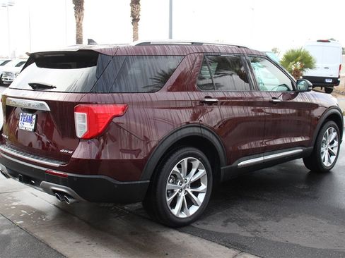 Certified 2022 Ford Explorer Platinum w/ Equipment Group 601A image 8