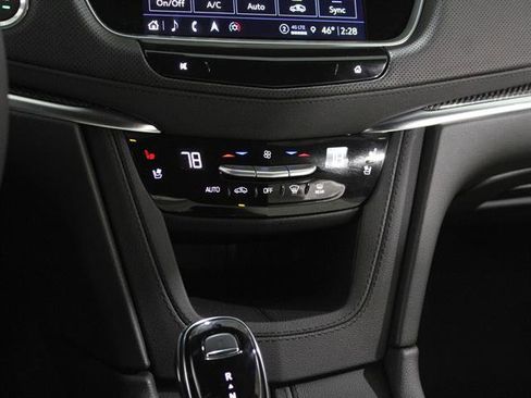 Certified 2026 Cadillac XT5 Sportv w/ LPO, Onyx Lite Package image 16