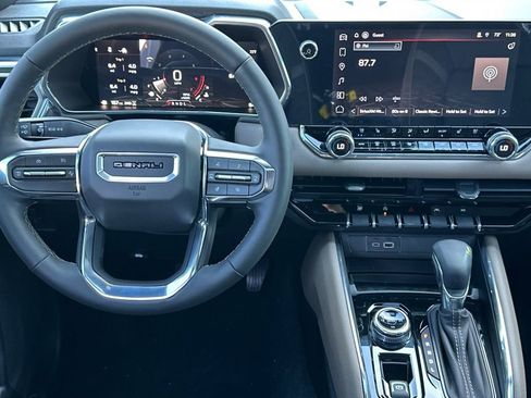 New 2026 GMC Canyon Denali image 12